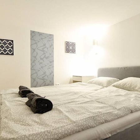 Cosy Two Bedroom Flat In Rottenbiller Str,Sky Budapesta Exterior foto